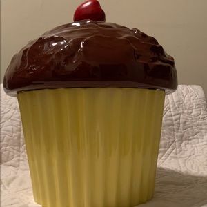 Vintage E S Molds huge cupcake cookie jar